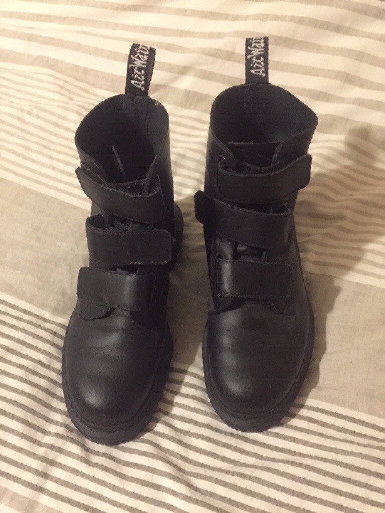 dr martens coralia boots